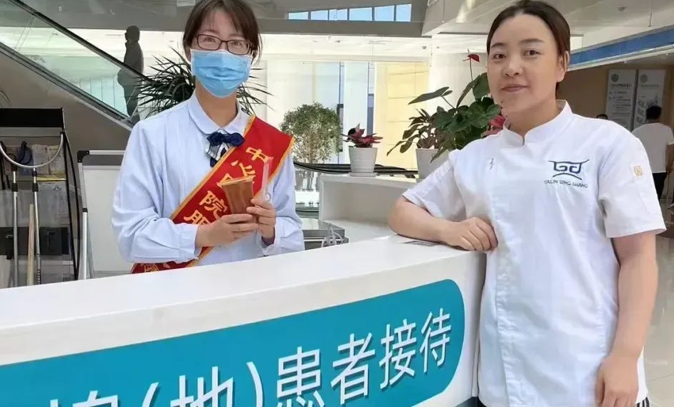 高溫送清涼，關(guān)愛(ài)暖人心——塔林鼎尚餐飲集團(tuán)克市中心醫(yī)院項(xiàng)目部為護(hù)士們送上夏日清涼