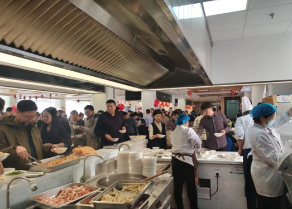 “兩載香韻，餐暖人心”——塔林鼎尚餐飲烏市二分公司項(xiàng)目部慶典活動(dòng)圓滿舉行